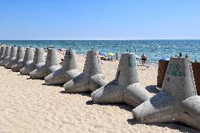 Tetrapods on Chonomorsk beaches