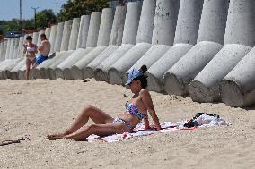 Tetrapods on Chonomorsk beaches