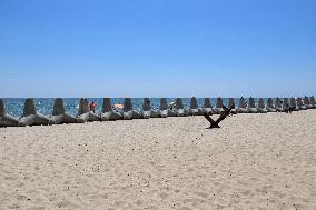 Tetrapods on Chonomorsk beaches