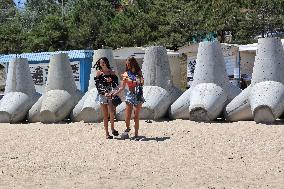 Tetrapods on Chonomorsk beaches