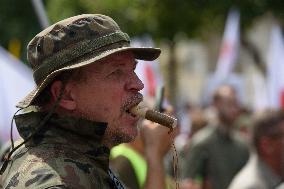 State Forests Rangers Rally Against Proposed Restriction On Logging.