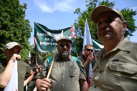 State Forests Rangers Rally Against Proposed Restriction On Logging.