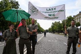 State Forests Rangers Rally Against Proposed Restriction On Logging.