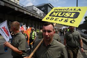 State Forests Rangers Rally Against Proposed Restriction On Logging.