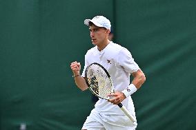 Wimbledon - Theo Papamalis Juniors Quarter-Final