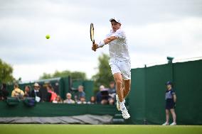 Wimbledon - Theo Papamalis Juniors Quarter-Final