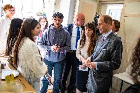 Duke of Edinburgh visits School in Berlin