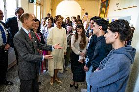 Duke of Edinburgh visits School in Berlin