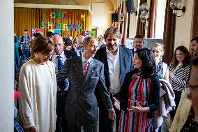 Duke of Edinburgh visits School in Berlin