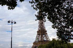 Eiffel Tower decorated with Olympic Rings - Paris