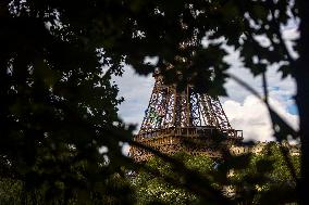 Eiffel Tower decorated with Olympic Rings - Paris