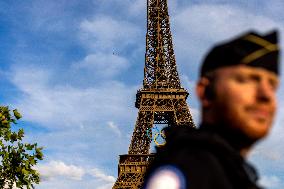 Eiffel Tower decorated with Olympic Rings - Paris