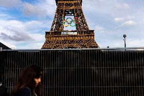 Eiffel Tower decorated with Olympic Rings - Paris