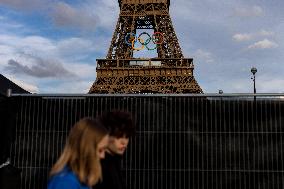 Eiffel Tower decorated with Olympic Rings - Paris