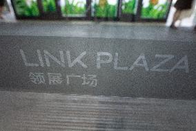 LInk Plaza In Qibao