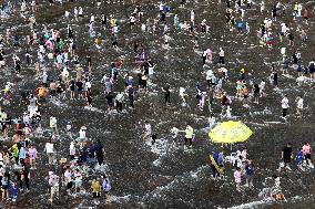 Tourists Enjoy Cooling Off in The Water in Fujian