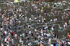 Tourists Enjoy Cooling Off in The Water in Fujian