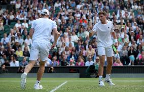 (SP) BRITAIN-LONDON-TENNIS-WIMBLEDON-MEN'S DOUBLES-FINAL