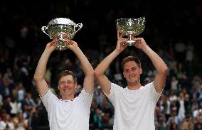 (SP) BRITAIN-LONDON-TENNIS-WIMBLEDON-MEN'S DOUBLES-FINAL