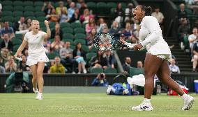 (SP) BRITAIN-LONDON-TENNIS-WIMBLEDON-WOMEN'S DOUBLES-FINAL