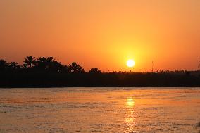 IRAQ-BAGHDAD-TIGRIS RIVER-SUNSET-SCENERY