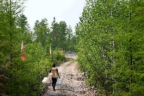 ChineseToday | Young couple inherit Aoluguya Ewenki legacy in forests in north China