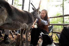 ChineseToday | Young couple inherit Aoluguya Ewenki legacy in forests in north China