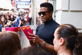 Broadway Stars Signing Autographs