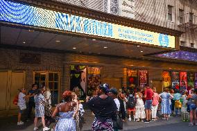 Broadway Stars Signing Autographs