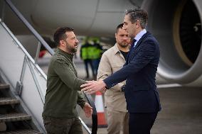 Zelensky Meets Taoiseach In Shannon - Ireland