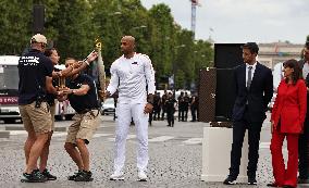(SP)FRANCE-PARIS-OLYMPIC GAMES-TORCH RELAY