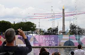 Patrouille de France over Paris on Bastille Day Parade