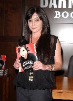 Shannen Doherty Book Signing - Los Angeles