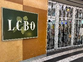 LCBO Strike Continues In Toronto, Canada