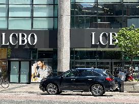 LCBO Strike Continues In Toronto, Canada