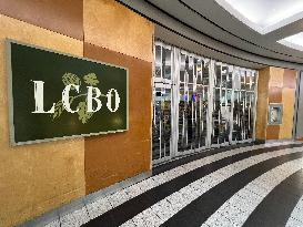 LCBO Strike Continues In Toronto, Canada