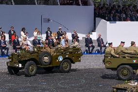 Bastille Day Military Parade : Troops - Paris