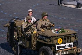 Bastille Day Military Parade : Troops - Paris