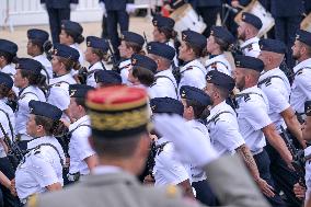 Bastille Day Military Parade : Troops - Paris