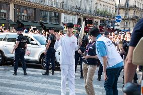 Kim Seok-jin with The Olympic torch - Paris