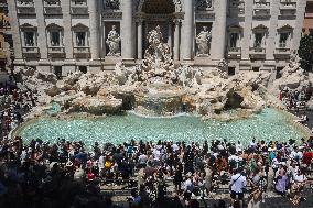 ITALY-ROME-HEATWAVE-TOURISM