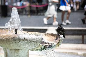 ITALY-ROME-HEATWAVE-TOURISM