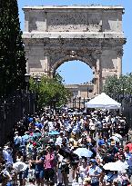 ITALY-ROME-HEATWAVE-TOURISM