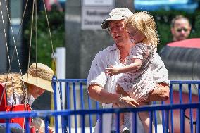 Jeremy Allen White With Daughter Out - LA