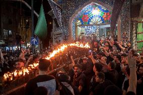 Iran-Muharram, Performing With Fire