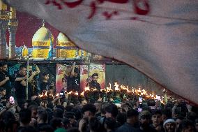 Iran-Muharram, Performing With Fire