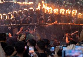 Iran-Muharram, Performing With Fire