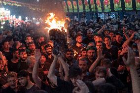 Iran-Muharram, Performing With Fire