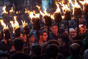 Iran-Muharram, Performing With Fire