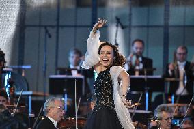 Concert For Olympic Flame Arrival At City Hall - Paris